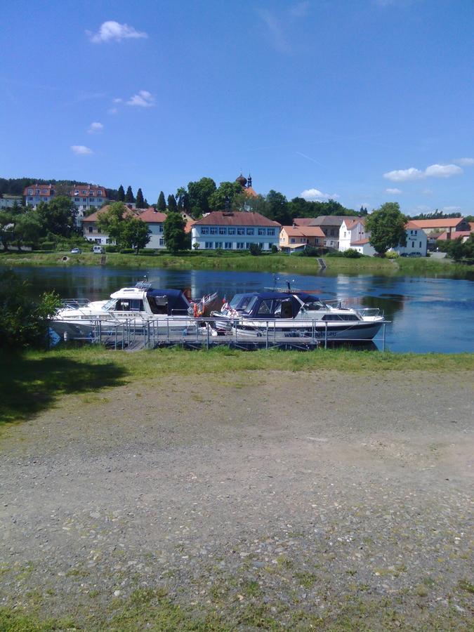 Penzion Patak Kamyk nad Vltavou Extérieur photo
